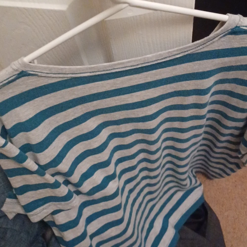 AE V-Neck Shirt, Teal and Light Grey - Picture 3 of 3